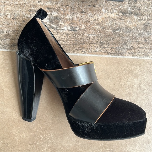 MARNI Vintage Platform Booties Pumps - Velvet with Leather Buckle size 40 - Picture 9 of 12